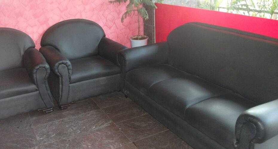 Hotel Manis Lodge, Erode 4